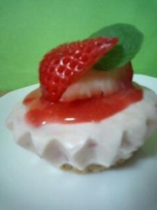 苺のミニチーズケーキ
