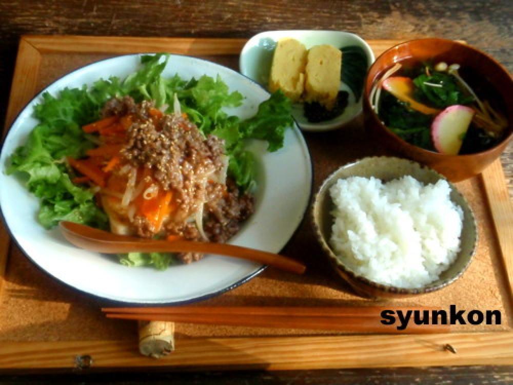 【簡単！カフェごはん】豆腐ステーキサラダ