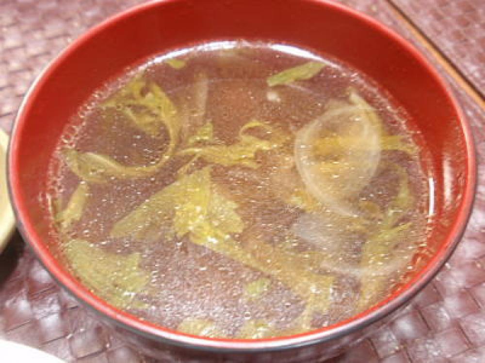 セロリと玉ねぎの中華風スープ