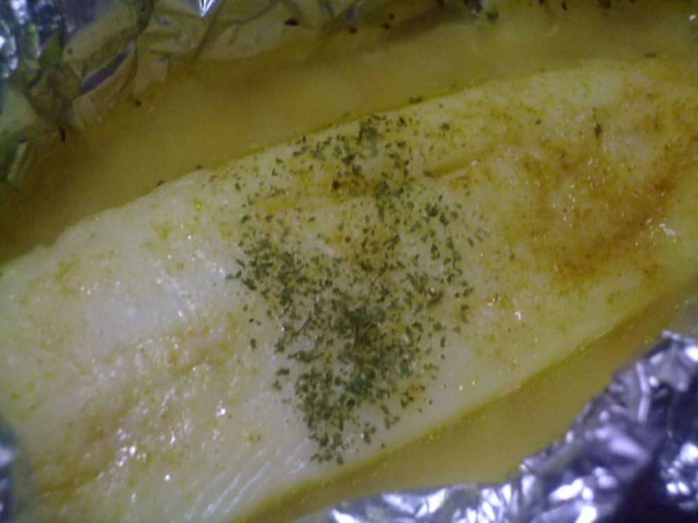 チーズ&カレー風味の白身魚のホイル焼き