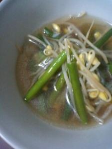 ニンニクの芽と豆モヤシのスープ