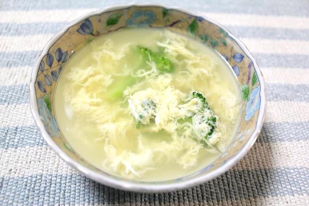 ブロッコリーの玉子スープ　