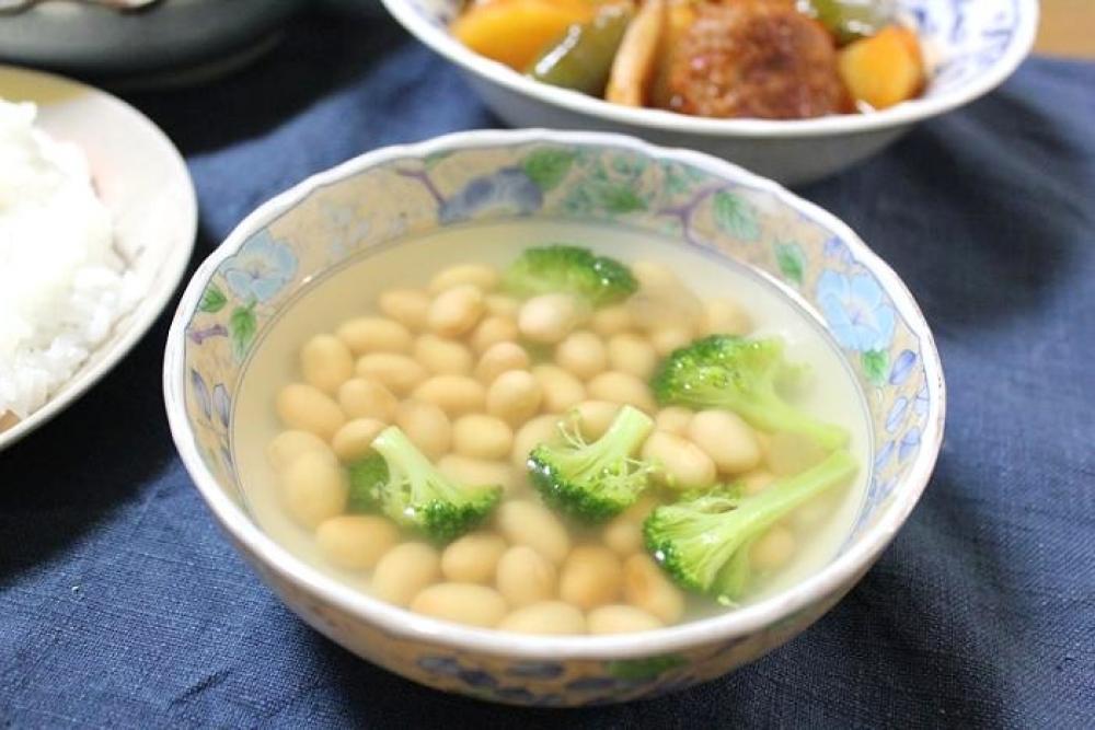 大豆とブロッコリーのスープ
