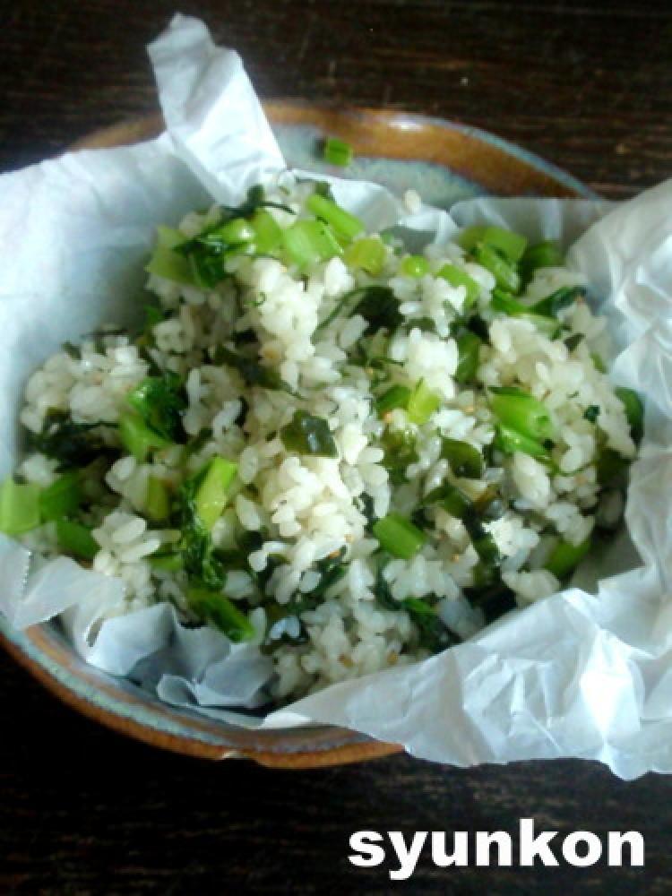 小松菜とワカメとゴマの混ぜご飯