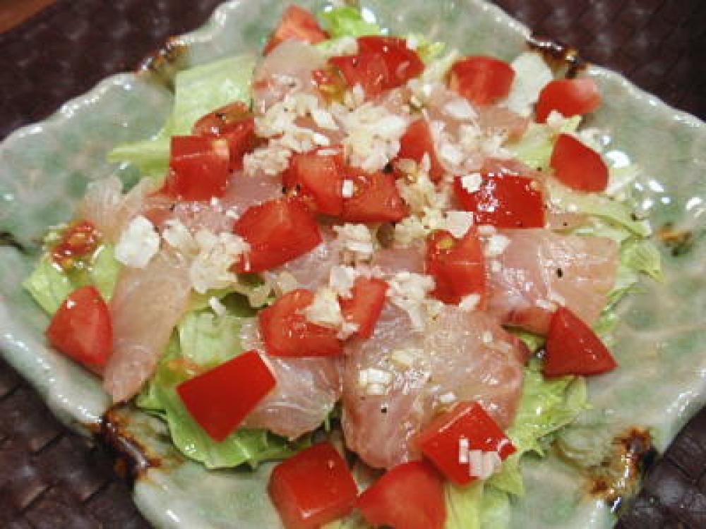 真鯛と角切りトマトのカルパッチョ風サラダ