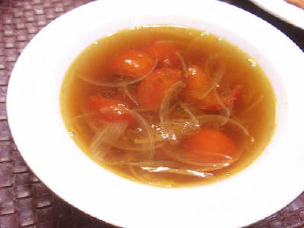 トマトと玉ねぎのスープ