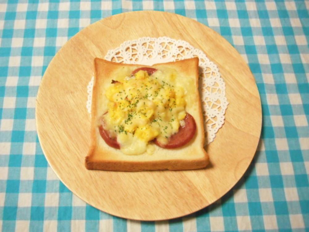 カルボナーラ風チーズたっぷりトースト