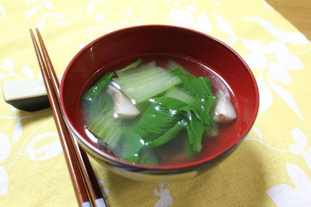 チンゲン菜と椎茸の中華スープ